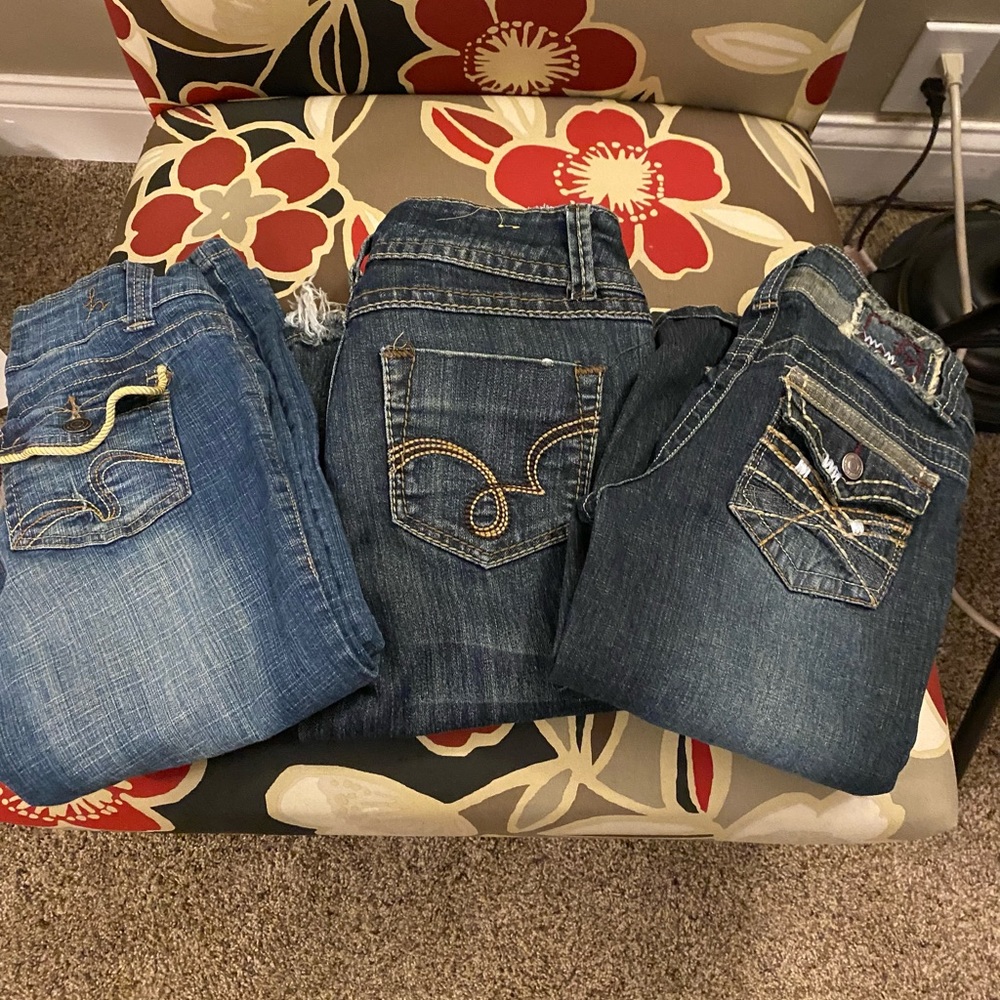 3 pairs of Juniors jeans size 5/6 (2 Hydraulic/1 Mossimo jeans)